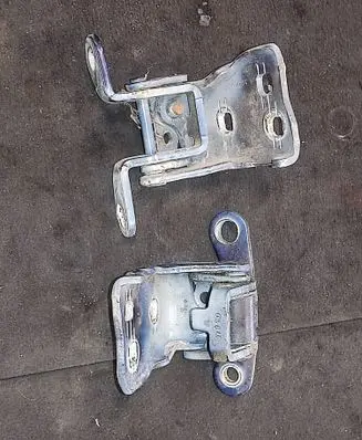Chrysler 300 - 300C Rear door lower hinge 85574F