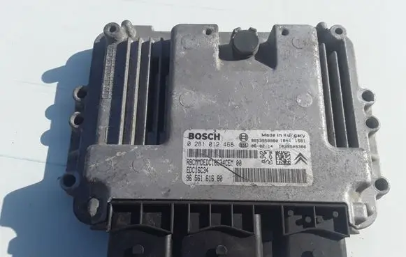 Citroen Xsara Picasso Engine control unit/module 9653958980 0281012468