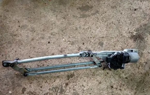 Ford Focus Front wiper linkage and motor 4M5117508BA 0390241732