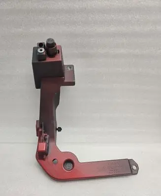 Volvo XC40 Fender mounting bracket 32234762