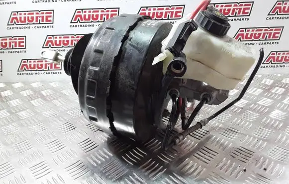 BMW 3 E90 E91 Brake booster 6785646