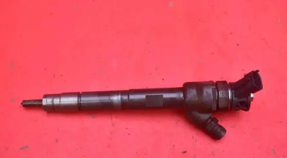 Jaguar F-Pace Fuel injector G4D3-9K546-AA