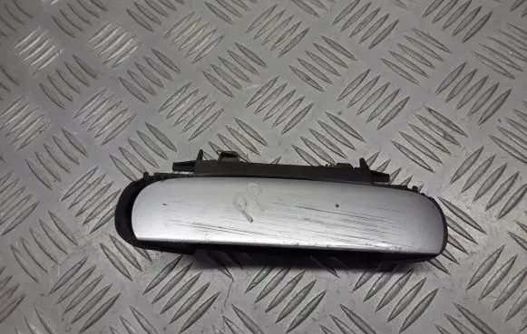Audi A3 S3 8L Front door exterior handle/bracket 
