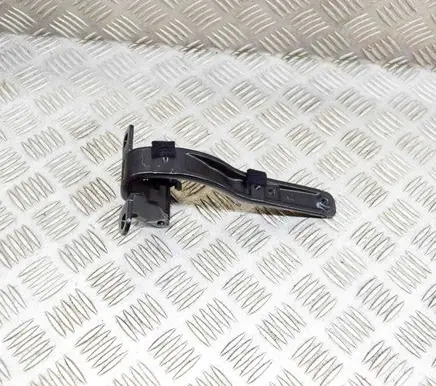 Tailgate/trunk/boot hinge