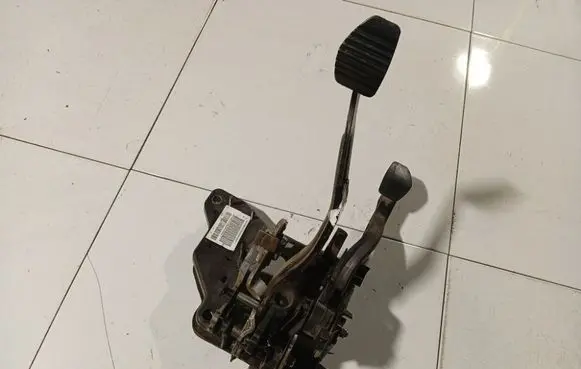 Citroen C5 Brake pedal 9663998280