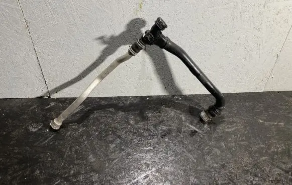 Porsche 997 Engine coolant pipe/hose 99710675204 997106752