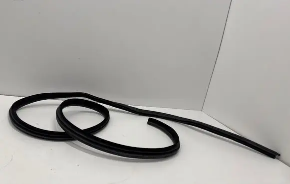 BMW 3 E90 E91 Rear door rubber seal (on body) 7119966