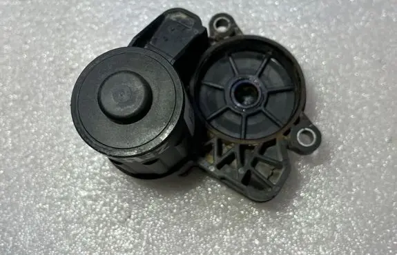 Volkswagen Golf VII Hand brake/parking brake motor 5Q0615405 3Q0998281