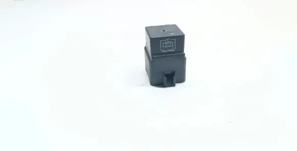 BMW 4 F32 F33 Coolant fan relay 9207913