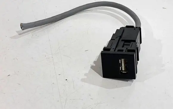 Toyota Yaris Cross USB socket connector 