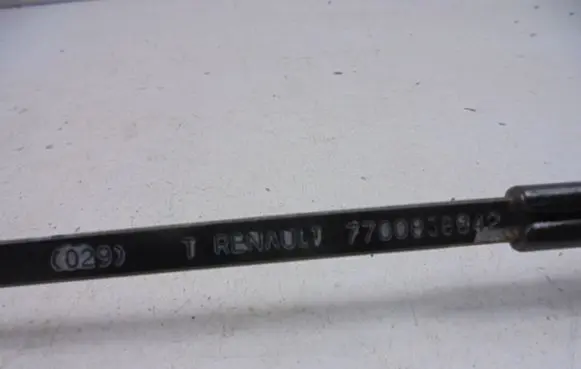 Renault Clio I Front wiper blade arm