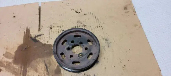 Volkswagen Transporter - Caravelle T5 Power steering pump pulley 038145255B