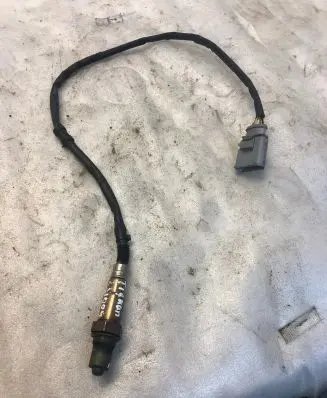 Volkswagen Tiguan Lambda probe sensor 8v0906262d