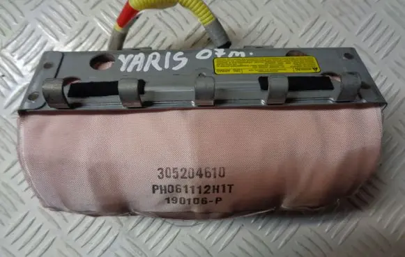 Toyota Yaris Passenger airbag 821400D010B