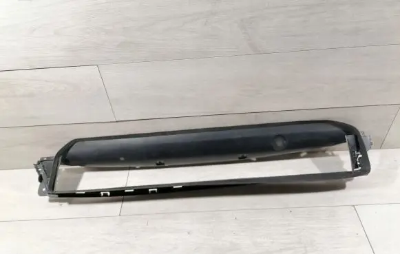 Tesla Model S Intercooler air guide/duct channel 105784700E