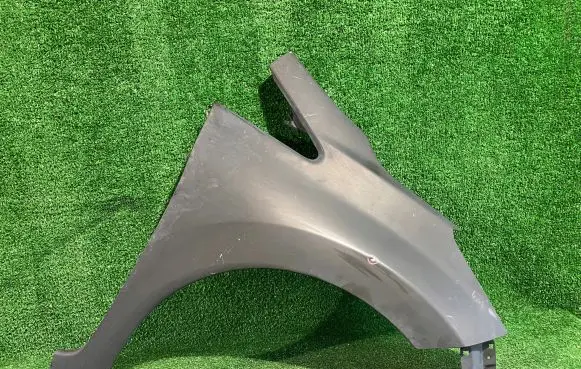 Nissan Note (E12) Fender