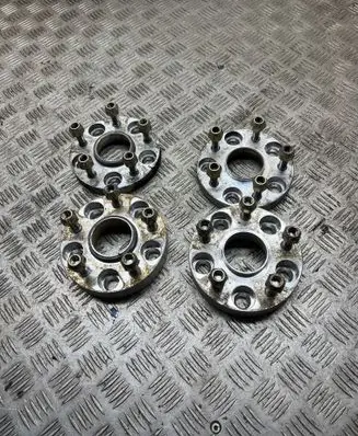Infiniti FX Wheel spacers 