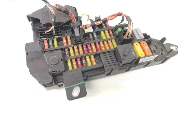 BMW 5 E60 E61 Fuse module 6906558 690655806 6906601