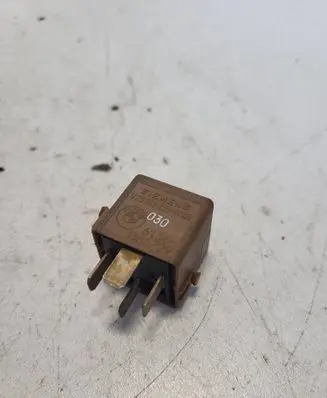 BMW 5 E34 Other relay 1388729