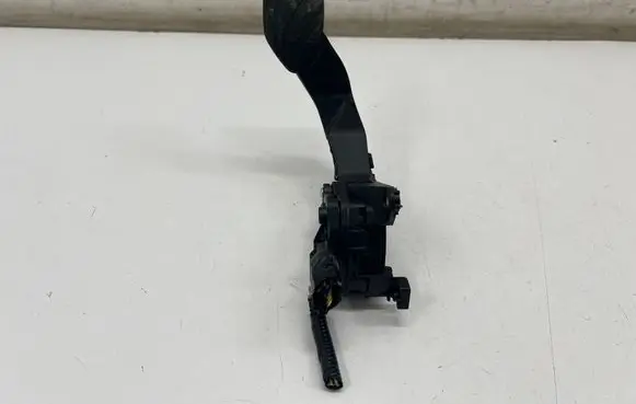 Nissan X-Trail T33 Accelerator throttle pedal 180026RA1B