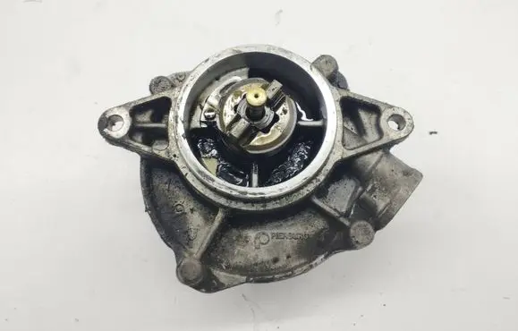 Audi A6 S6 C6 4F Vacuum pump