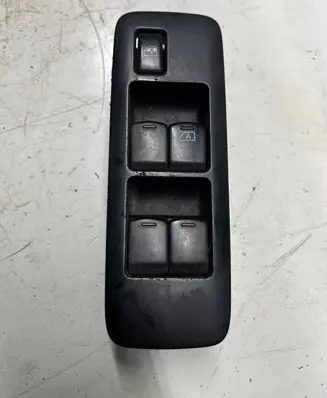 Nissan Qashqai Electric window control switch 25401BR00A 1240