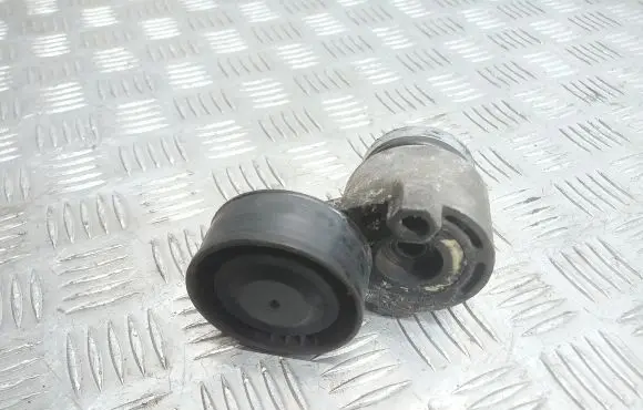 Nissan Qashqai+2 Alternator belt tensioner 