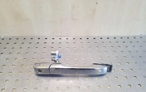 Honda CR-V Front door exterior handle