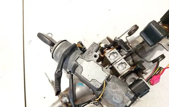 Toyota Avensis T250 Ignition lock n0501517