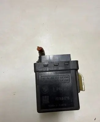 BMW 5 E39 Glow plug pre-heat relay 2246919 72RB510