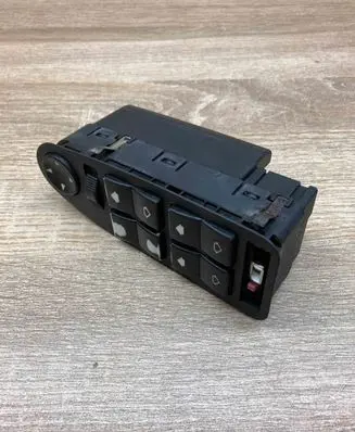 BMW 5 E39 Electric window control switch 6904303 03725072 Damaged