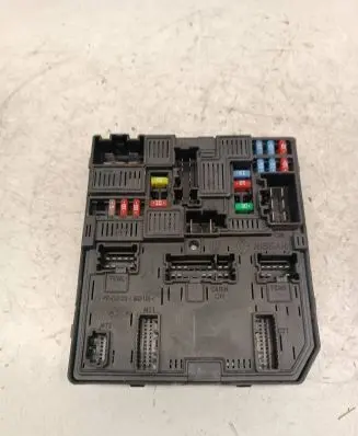 Nissan Pulsar Fuse module 284B73ZL0A 58C311F04 1334119899