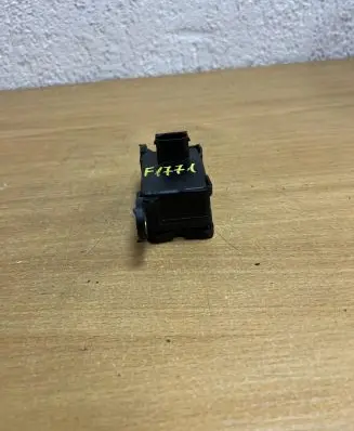 Mercedes-Benz ML W164 ESP acceleration yaw rate sensor A0045423918 F1771