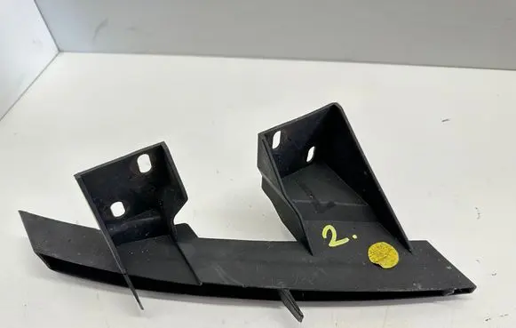 Audi Q7 4L Front bumper mounting bracket 4L0807333