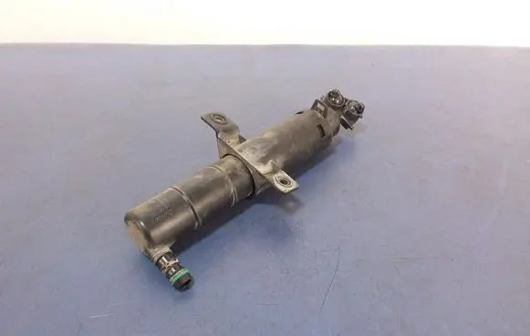 Jaguar XF X250 Windshield washer spray nozzle 16732901