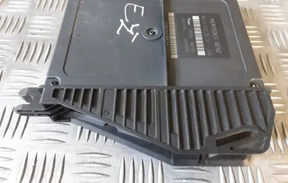 Mercedes-Benz E W210 Door central lock control unit/module 2108203826 210820382609