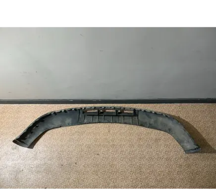Front bumper lip