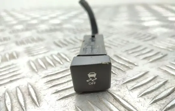 Traction control (ASR) switch