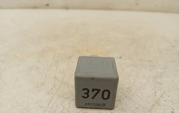 Audi A4 S4 B8 8K Other relay 8D0951253 2334J523300 V23134J52X300