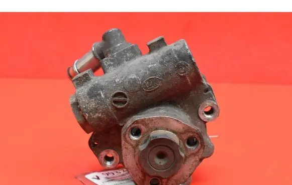 Volkswagen PASSAT B5.5 Power steering pump 2107250