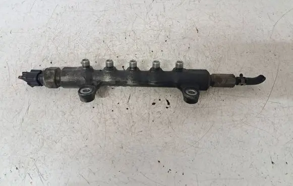 Toyota Avensis T250 Fuel main line pipe 