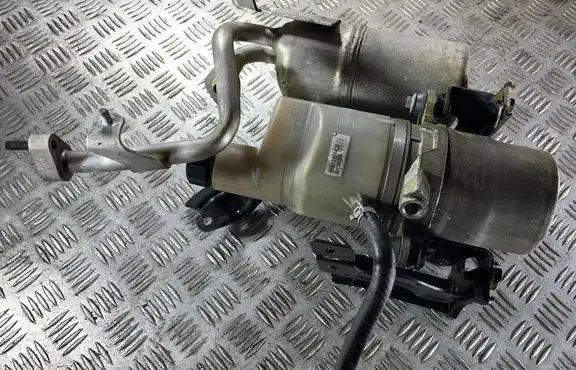 Volvo V50 Power steering pump 31280369