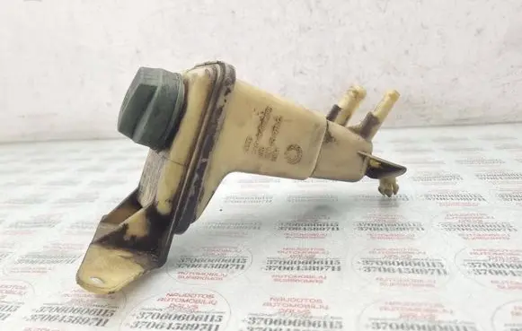 Audi A6 S6 C5 4B Power steering fluid tank/reservoir 8D0422373C