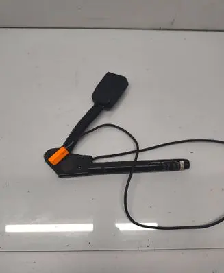 Ford Focus Front seatbelt buckle T4X9A 020509