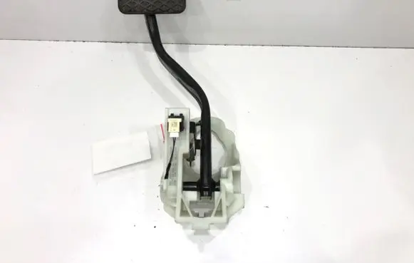 BMW 3 F30 F35 F31 Pedal assembly 6875797