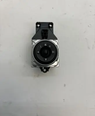 Hyundai i30 Wing mirror switch 39Y4811110