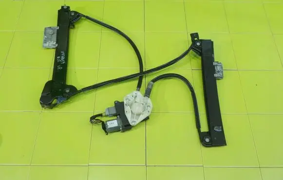 Peugeot RCZ Front door window regulator with motor 9673475780 17AB69