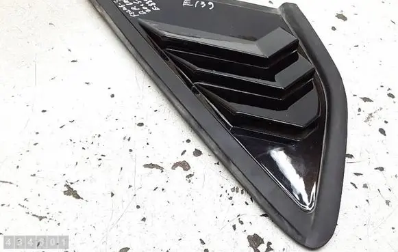 Ford Focus Rear vent window glass E143R001604