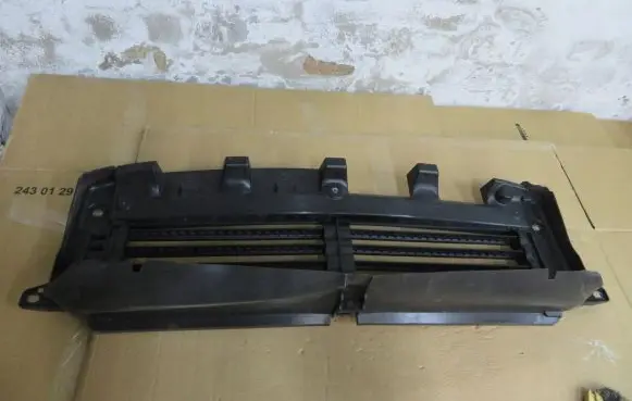 Volvo XC40 Radiator trim 31455415
