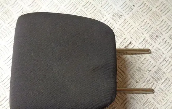 Suzuki Swift II Rear seat headrest 